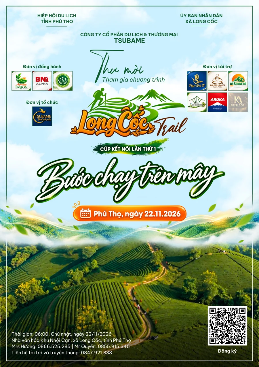 Áp phích Long Cốc Trail với thông điệp Bước chạy trên mây